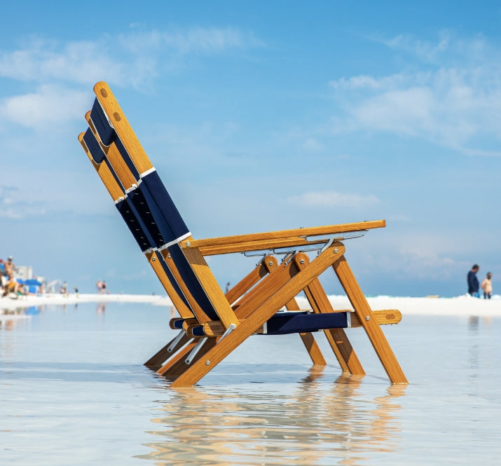 The Oakwood Beach Lounger
