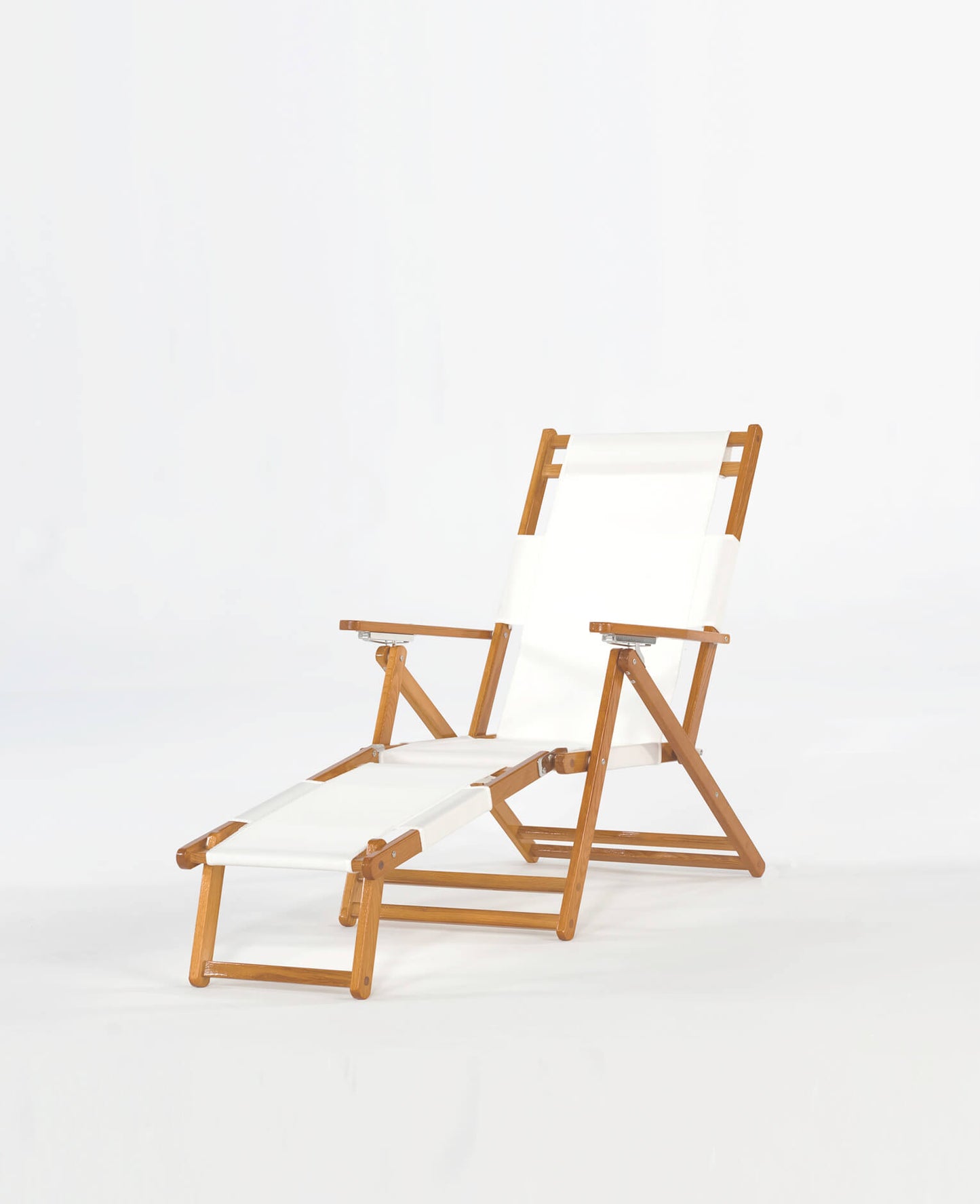 The Oakwood Beach Lounger