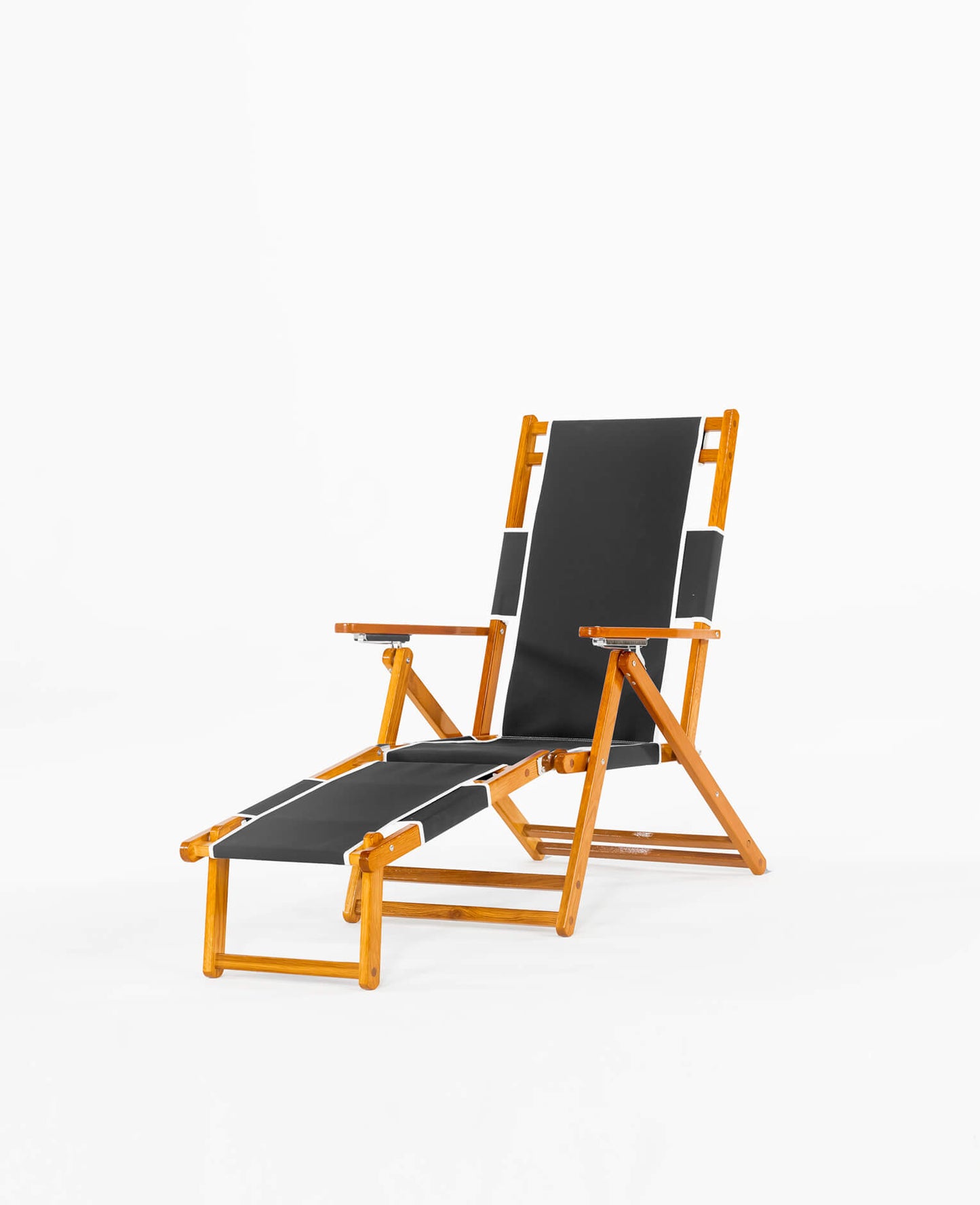 The Oakwood Beach Lounger